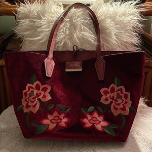 Guess Bobbi Reversible Tote /matching small bag in burgundy velvet 19x11x6”